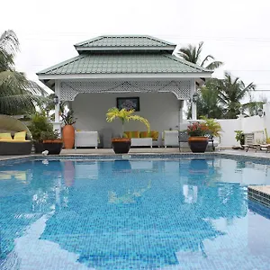 Le Bonheur 3* Machabee