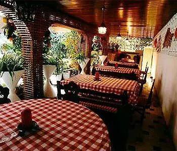 Embassy Hotel Beirut 3*,